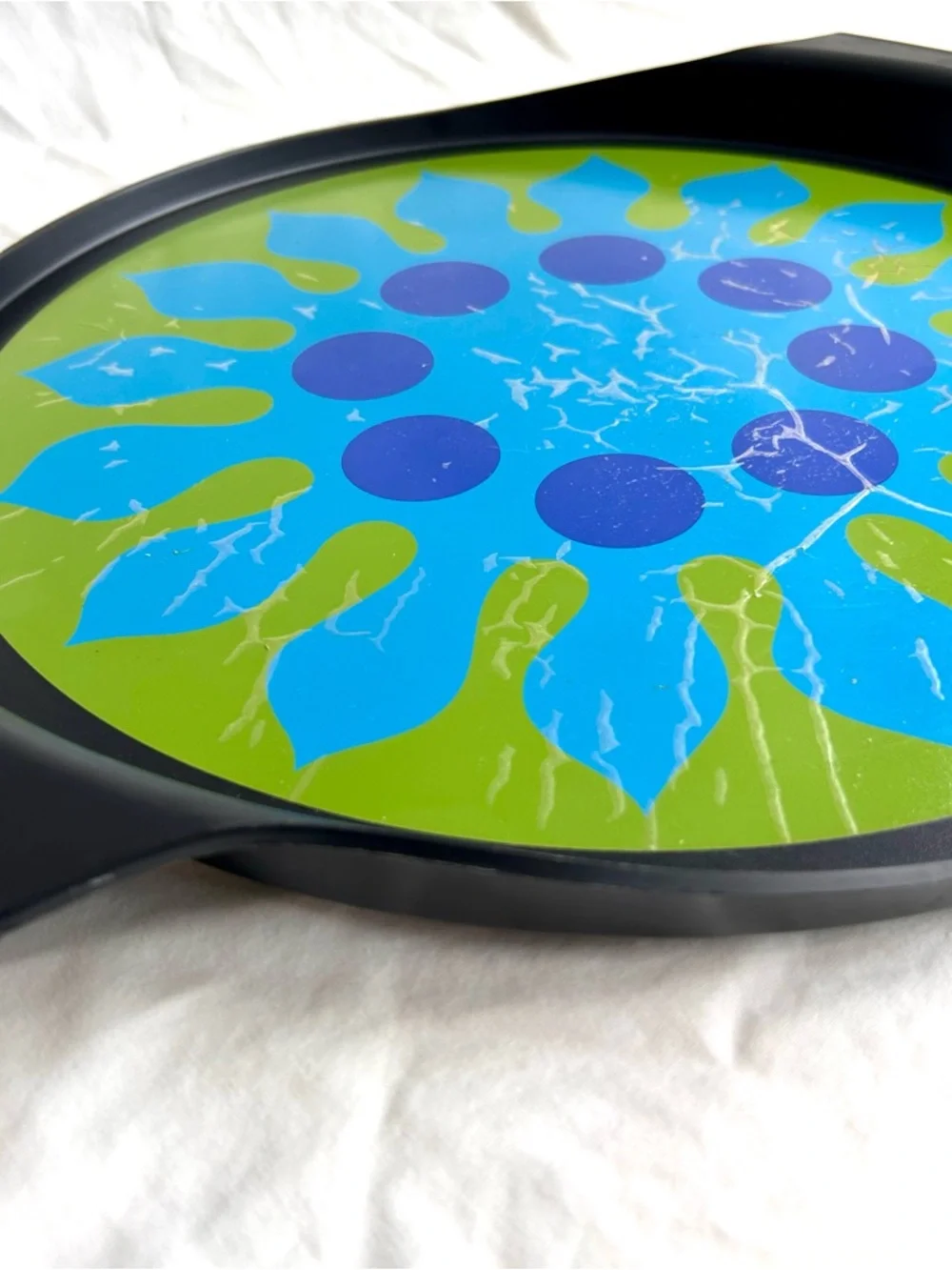 Rubbermaid Retro Round Lazy Susan Tray with Blue Floral Sunburst on Green